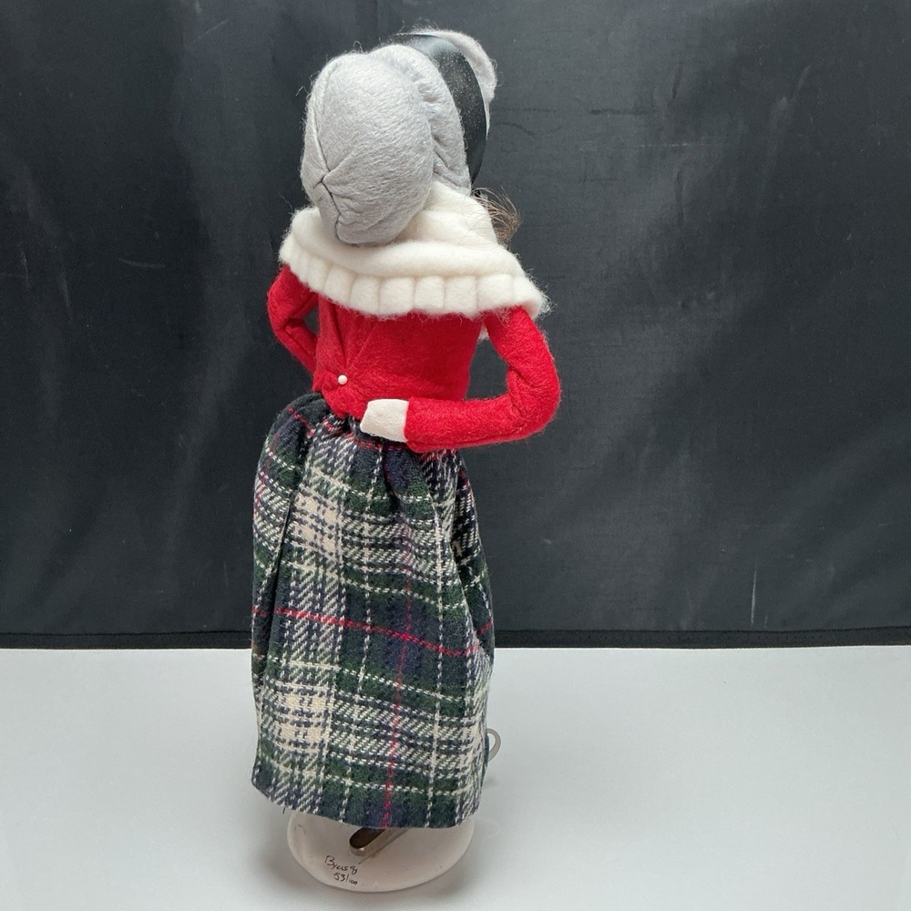Byers Choice 1993 Limited Edition 53/100 Ice Skater Woman Plaid White Base RARE - Picture 4 of 11